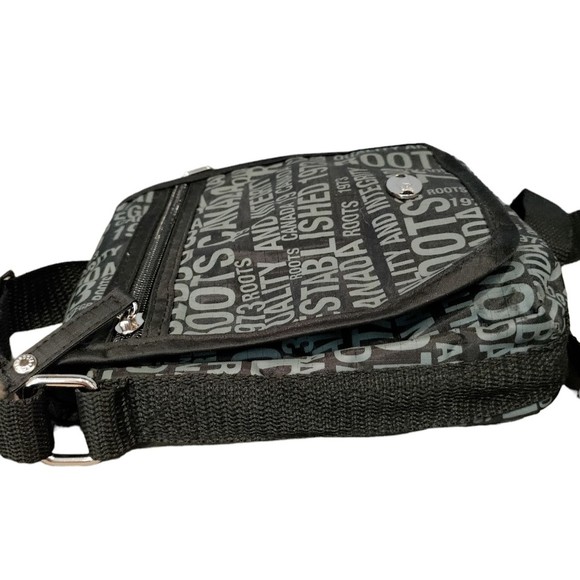 Roots Canada Messenger Crossbody Bag Black & Gray Nylon Establish 1973 Small NWT - Picture 6 of 14